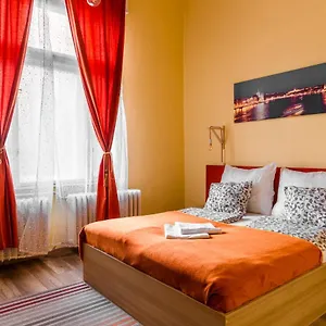 Goodmo House Ostello