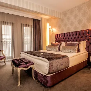 Lucis Pera Hotel