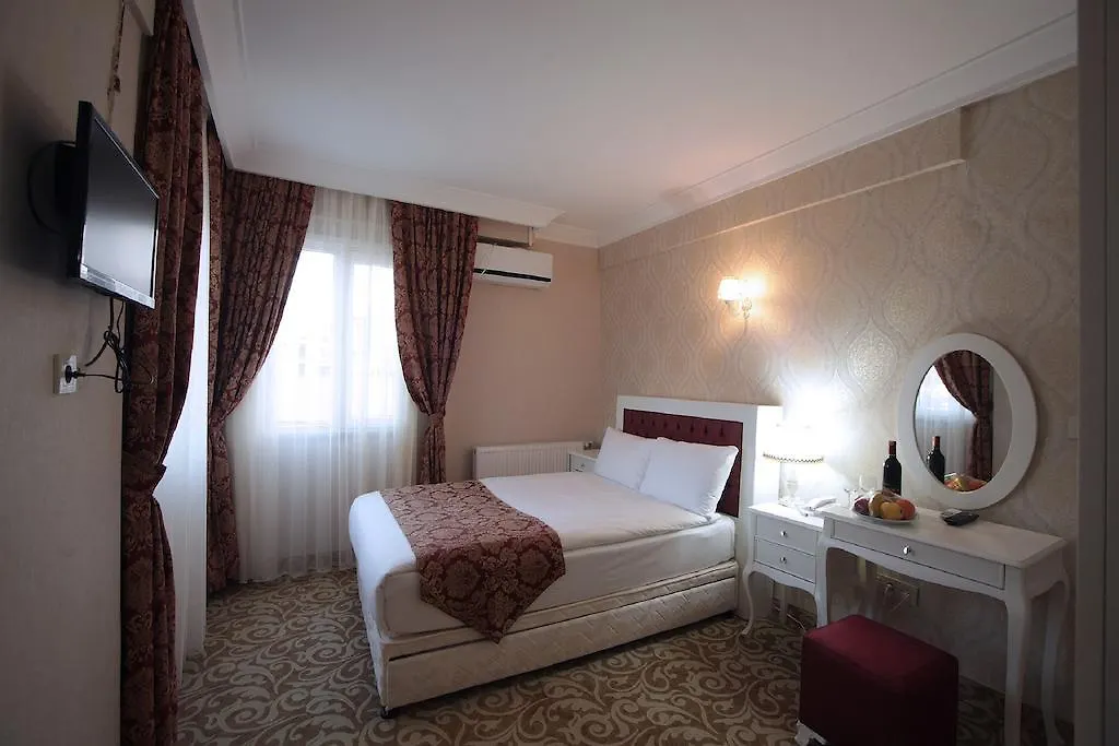 Seref Hotel Istanbul 3*,